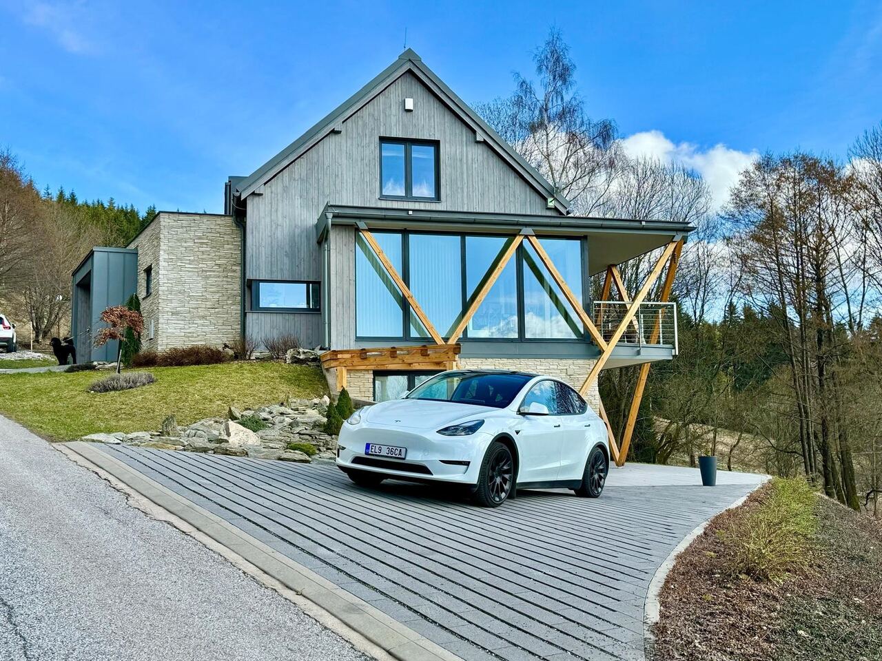 Master House stay preview image one
